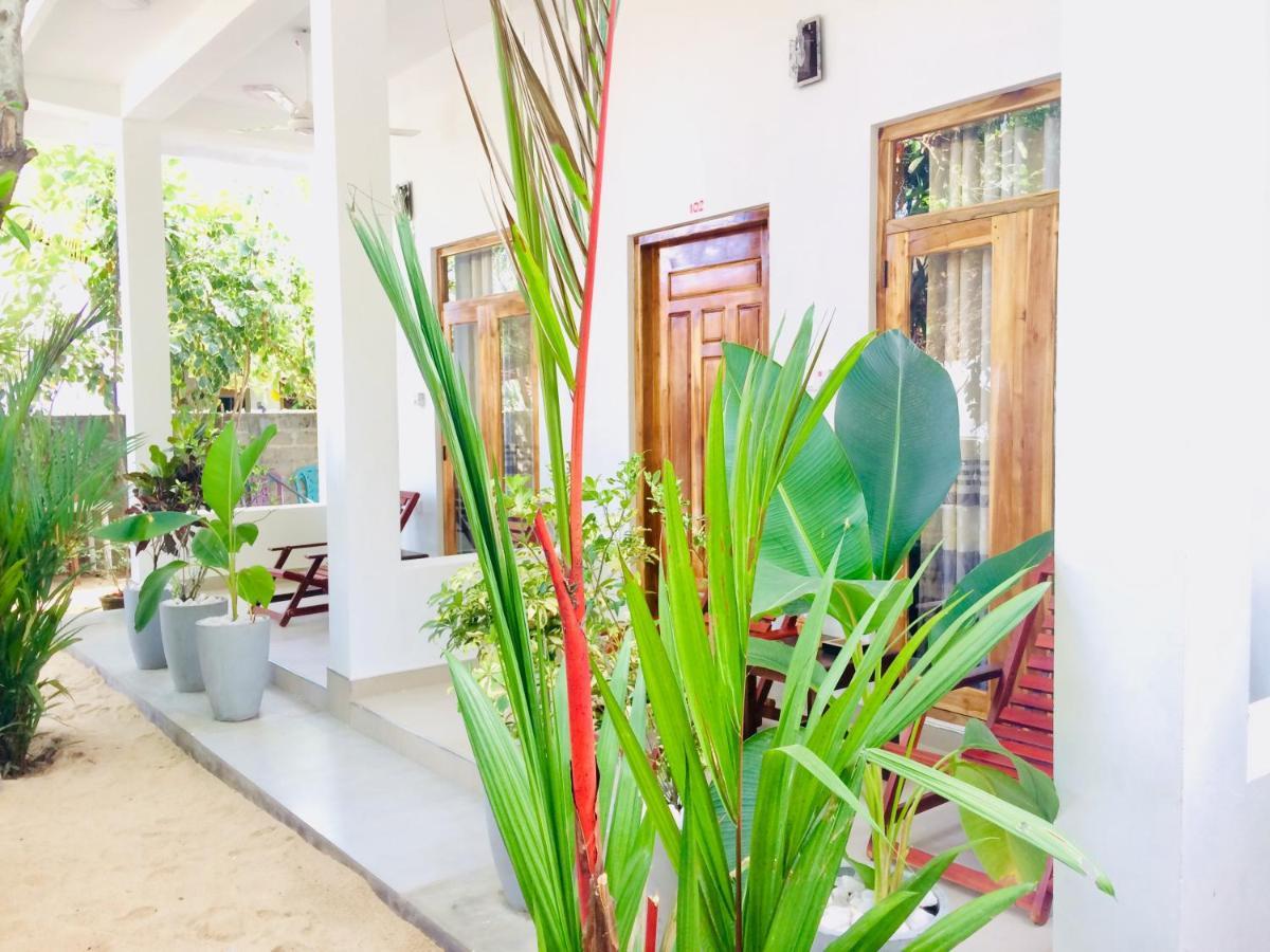 Tropicana Home Stay Arugam Bay Exterior photo