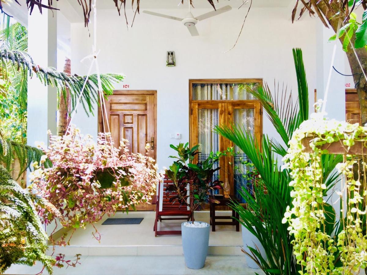 Tropicana Home Stay Arugam Bay Exterior photo